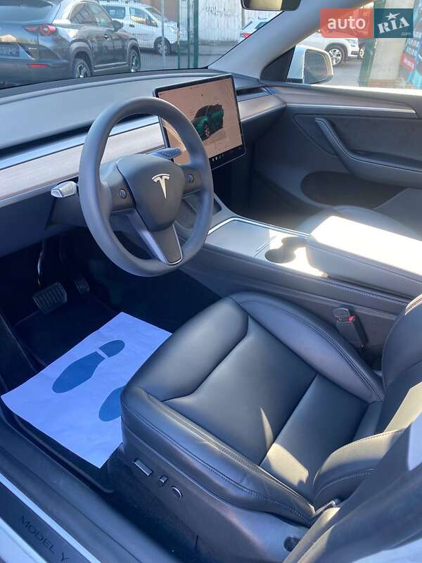 Позашляховик / Кросовер Tesla Model Y 2023 в Ужгороді