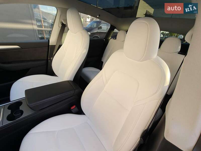 Позашляховик / Кросовер Tesla Model Y 2024 в Києві