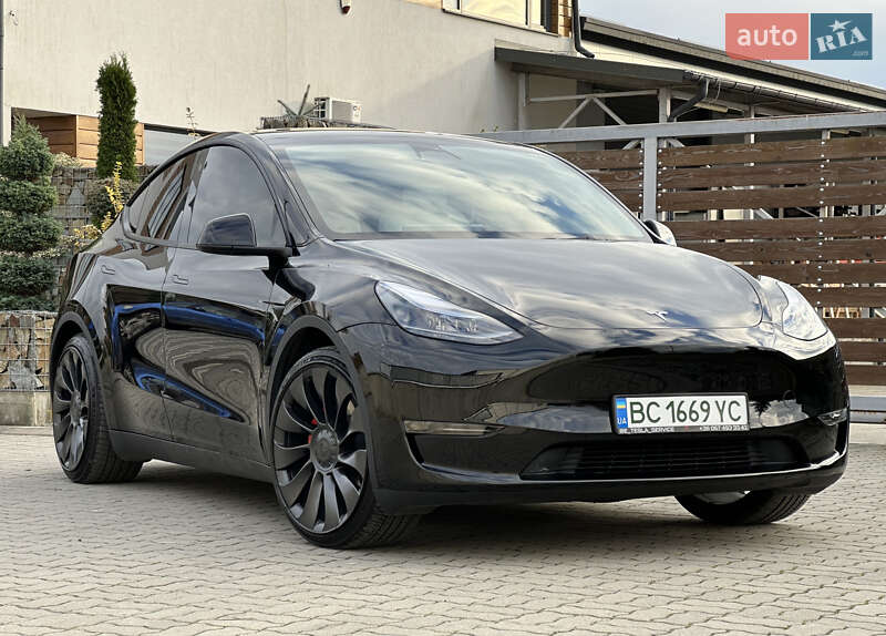 Внедорожник / Кроссовер Tesla Model Y 2023 в Стрые