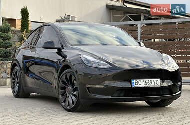 Позашляховик / Кросовер Tesla Model Y 2023 в 