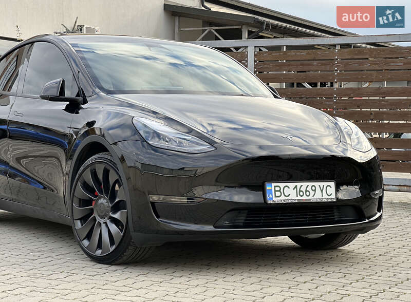 Внедорожник / Кроссовер Tesla Model Y 2023 в Стрые