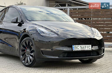 Позашляховик / Кросовер Tesla Model Y 2023 в 