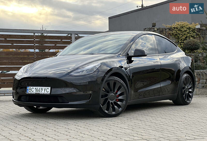 Внедорожник / Кроссовер Tesla Model Y 2023 в Стрые