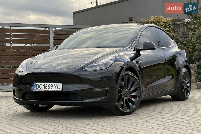 Позашляховик / Кросовер Tesla Model Y 2023 в 