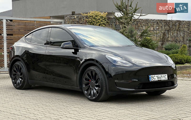Внедорожник / Кроссовер Tesla Model Y 2023 в Стрые