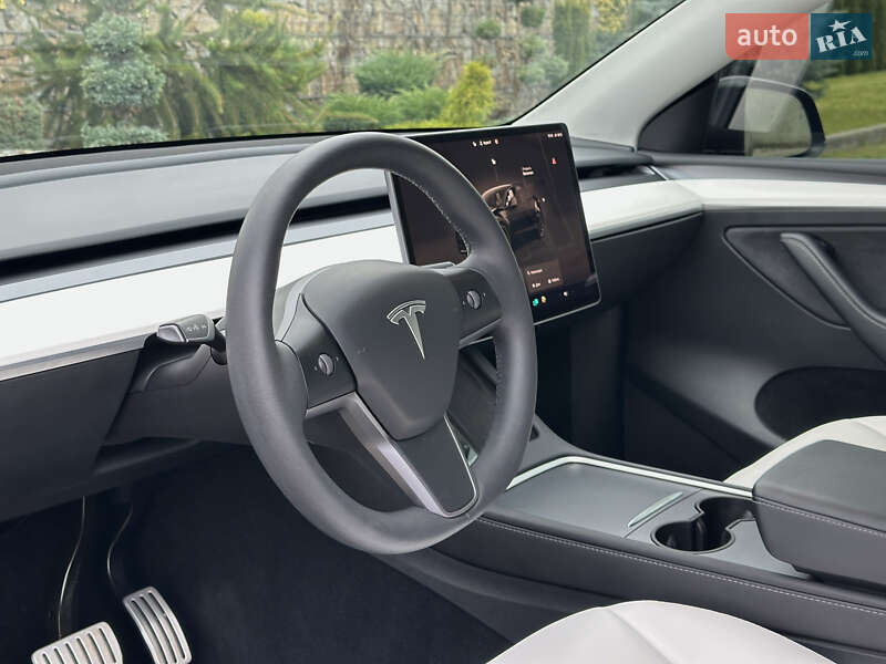 Внедорожник / Кроссовер Tesla Model Y 2023 в Стрые