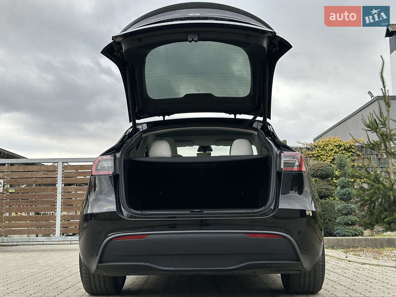 Внедорожник / Кроссовер Tesla Model Y 2023 в Стрые