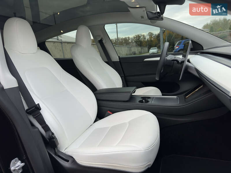 Внедорожник / Кроссовер Tesla Model Y 2023 в Стрые