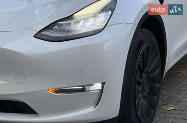 Внедорожник / Кроссовер Tesla Model Y 2021 в 