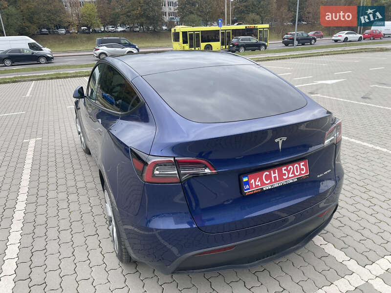 Внедорожник / Кроссовер Tesla Model Y 2023 в Львове