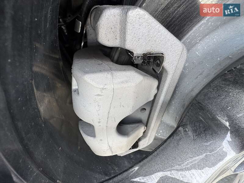Внедорожник / Кроссовер Tesla Model Y 2024 в Сарнах