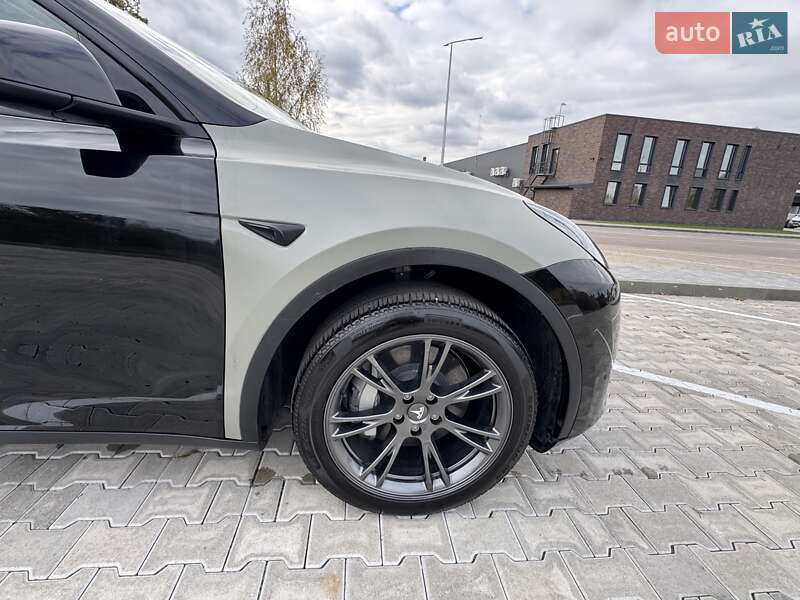 Внедорожник / Кроссовер Tesla Model Y 2024 в Сарнах