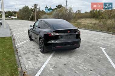 Позашляховик / Кросовер Tesla Model Y 2024 в  фото 34 Позашляховик / Кросовер Tesla Model Y 2024 в