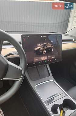 Внедорожник / Кроссовер Tesla Model Y 2022 в Киеве