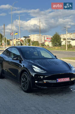 Позашляховик / Кросовер Tesla Model Y 2022 в  фото 10 Позашляховик / Кросовер Tesla Model Y 2022 в