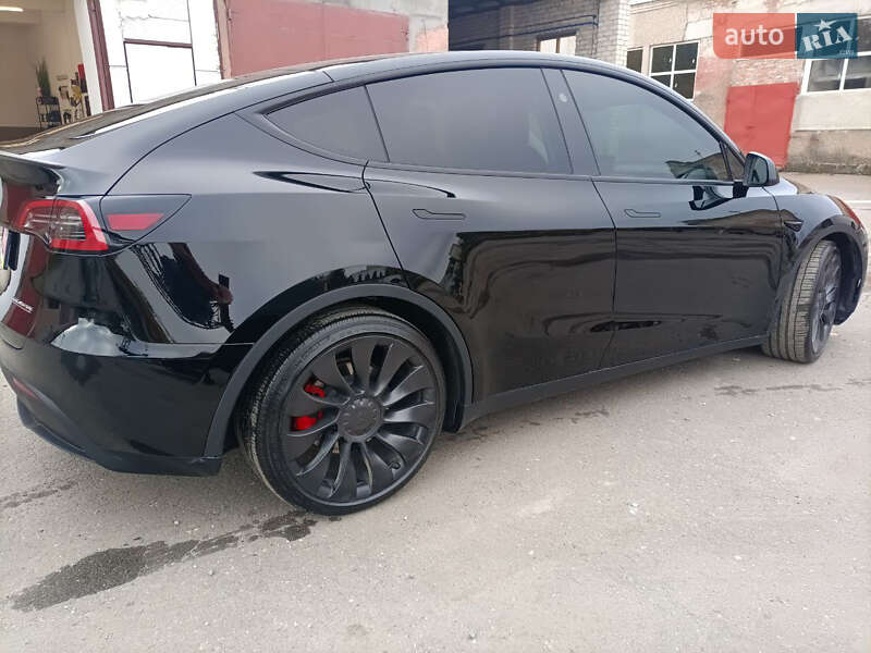 Внедорожник / Кроссовер Tesla Model Y 2024 в Тернополе