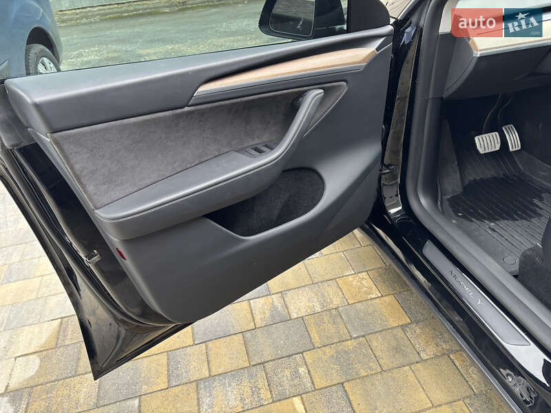 Внедорожник / Кроссовер Tesla Model Y 2024 в Тернополе