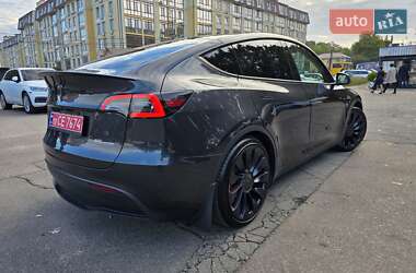 Внедорожник / Кроссовер Tesla Model Y 2024 в 