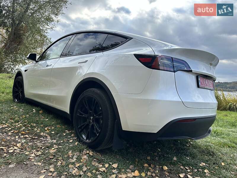 Позашляховик / Кросовер Tesla Model Y 2023 в Тернополі фото 21 Позашляховик / Кросовер Tesla Model Y 2023 в Тернополі