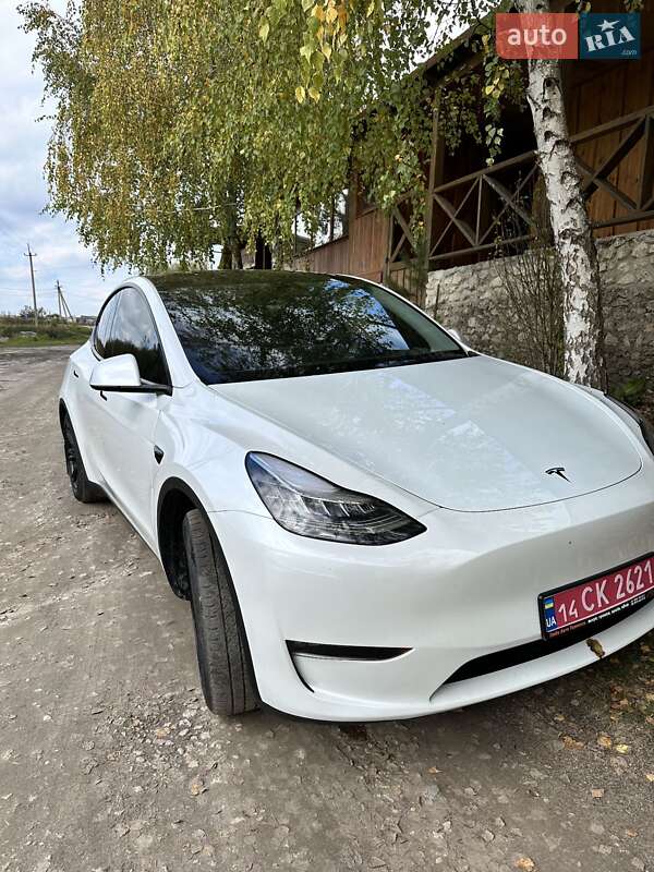 Позашляховик / Кросовер Tesla Model Y 2023 в Тернополі фото 18 Позашляховик / Кросовер Tesla Model Y 2023 в Тернополі
