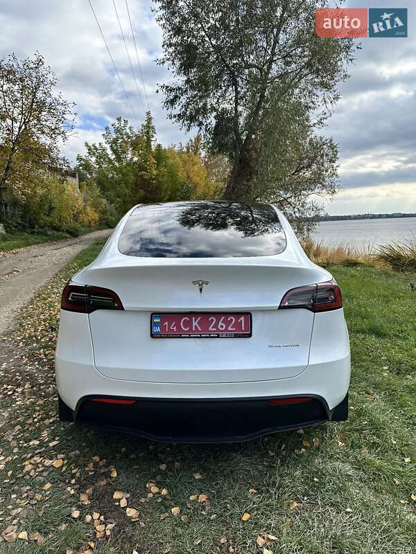 Позашляховик / Кросовер Tesla Model Y 2023 в Тернополі фото 13 Позашляховик / Кросовер Tesla Model Y 2023 в Тернополі
