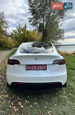 Позашляховик / Кросовер Tesla Model Y 2023 в  фото 13 Позашляховик / Кросовер Tesla Model Y 2023 в