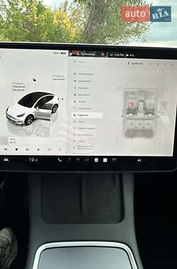 Позашляховик / Кросовер Tesla Model Y 2023 в  фото 36 Позашляховик / Кросовер Tesla Model Y 2023 в