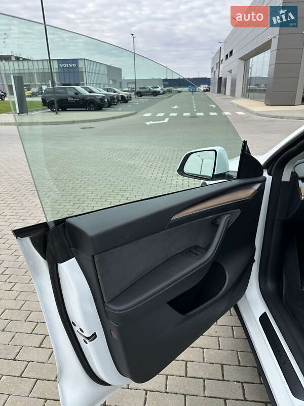 Внедорожник / Кроссовер Tesla Model Y 2024 в Львове фото 12 Внедорожник / Кроссовер Tesla Model Y 2024 в Львове