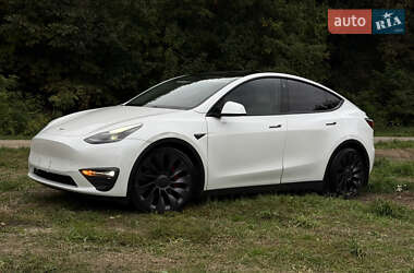 Позашляховик / Кросовер Tesla Model Y 2022 в  фото 2 Позашляховик / Кросовер Tesla Model Y 2022 в