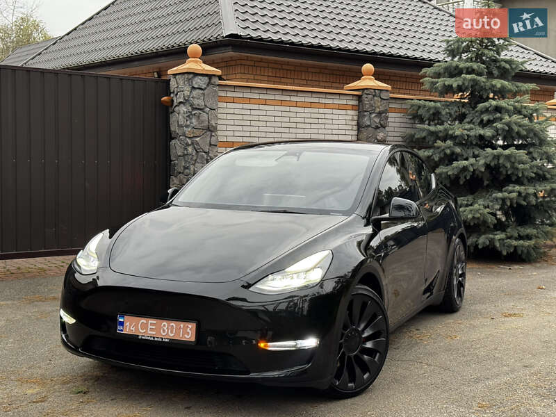 Внедорожник / Кроссовер Tesla Model Y 2023 в Киеве