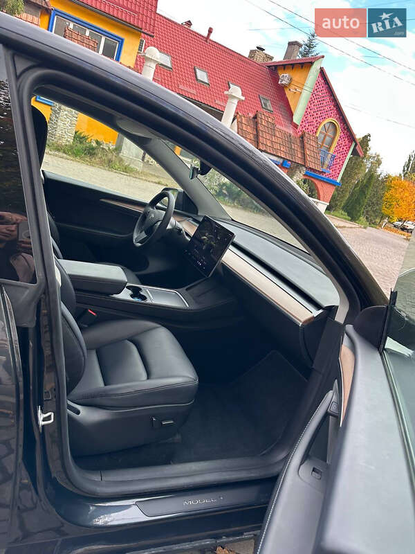 Позашляховик / Кросовер Tesla Model Y 2024 в Чернівцях фото 7 Позашляховик / Кросовер Tesla Model Y 2024 в Чернівцях