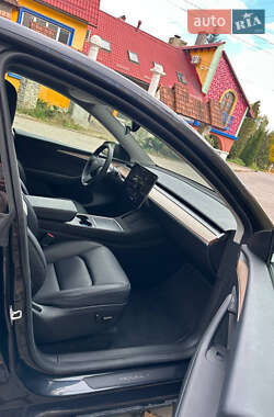 Внедорожник / Кроссовер Tesla Model Y 2024 в 