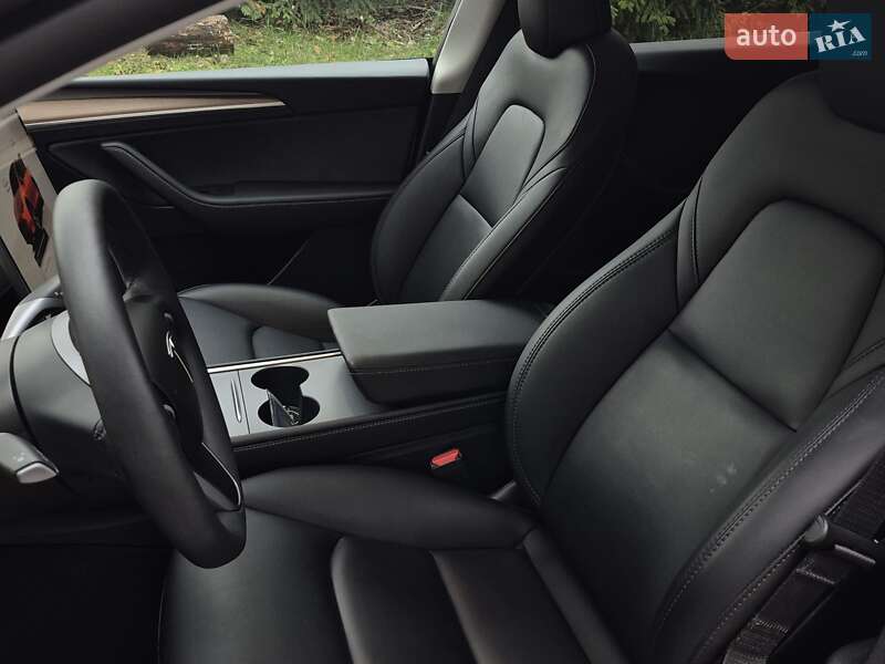 Позашляховик / Кросовер Tesla Model Y 2023 в Львові фото 13 Позашляховик / Кросовер Tesla Model Y 2023 в Львові