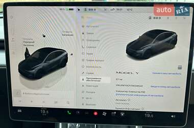 Позашляховик / Кросовер Tesla Model Y 2025 в Чернівцях
