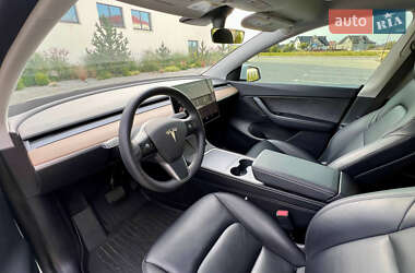 Позашляховик / Кросовер Tesla Model Y 2021 в 
