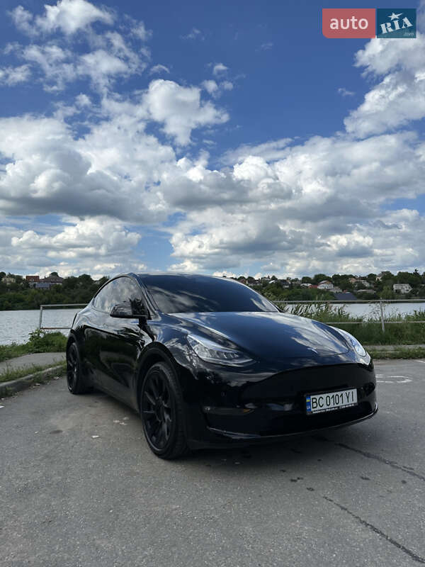 Внедорожник / Кроссовер Tesla Model Y 2021 в 