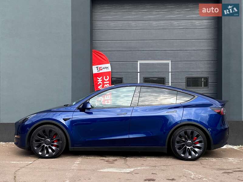 Позашляховик / Кросовер Tesla Model Y 2024 в Києві