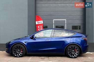 Позашляховик / Кросовер Tesla Model Y 2024 в 