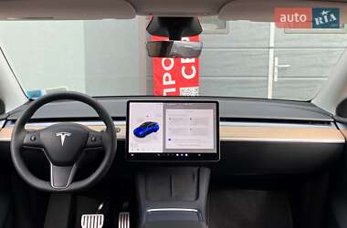Позашляховик / Кросовер Tesla Model Y 2024 в 