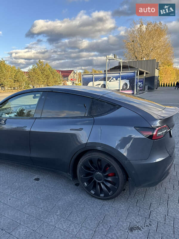 Позашляховик / Кросовер Tesla Model Y 2022 в Львові