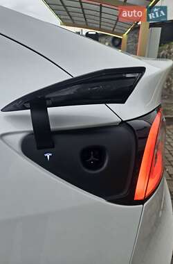 Внедорожник / Кроссовер Tesla Model Y 2021 в 