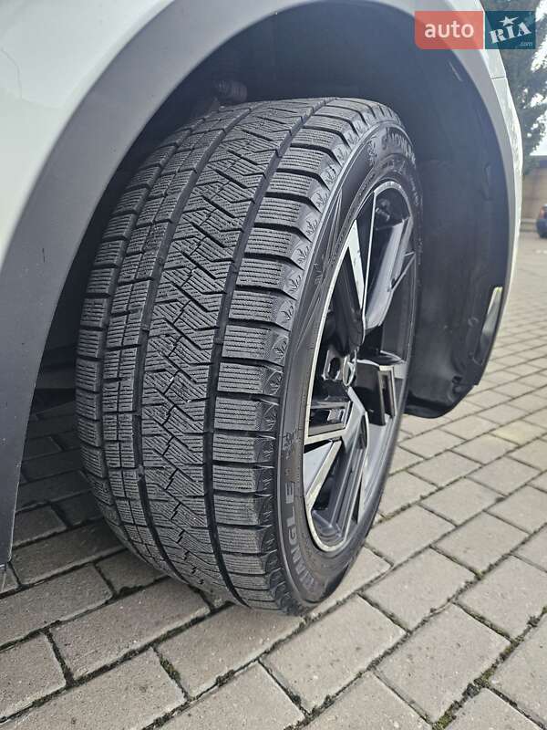 Позашляховик / Кросовер Tesla Model Y 2021 в Рівному