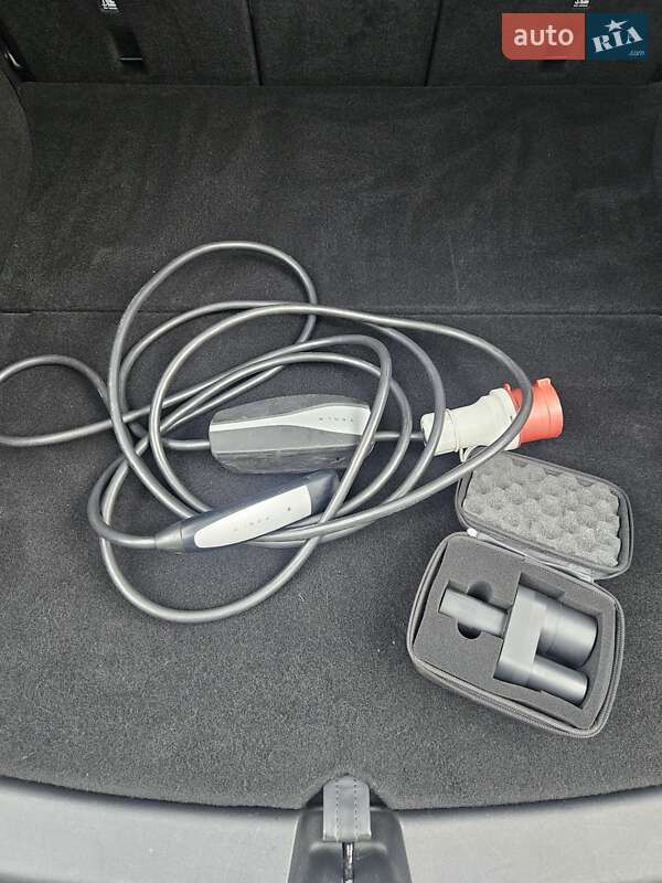 Позашляховик / Кросовер Tesla Model Y 2021 в Рівному