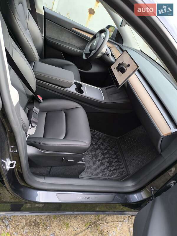 Позашляховик / Кросовер Tesla Model Y 2024 в Вінниці фото 16 Позашляховик / Кросовер Tesla Model Y 2024 в Вінниці