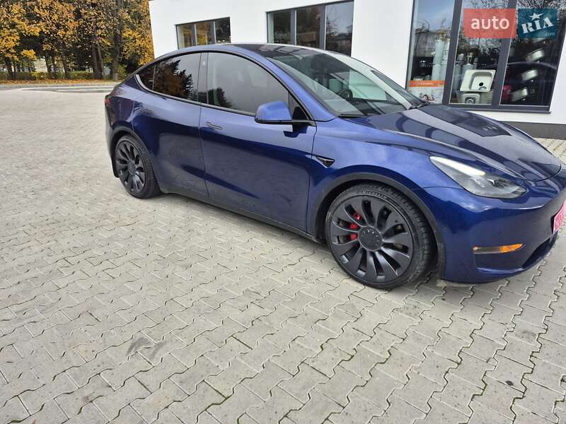 Tesla Model Y 2023