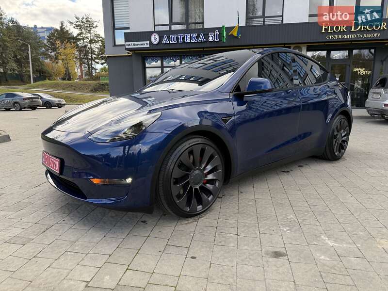 Позашляховик / Кросовер Tesla Model Y 2021 в Львові
