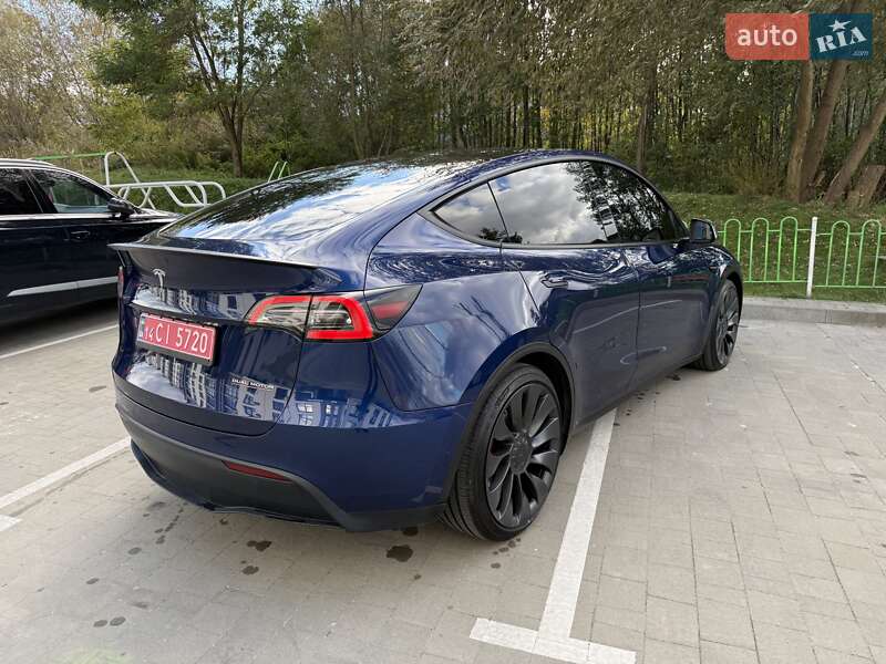 Позашляховик / Кросовер Tesla Model Y 2021 в Львові
