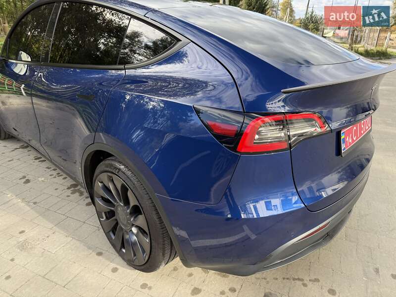 Позашляховик / Кросовер Tesla Model Y 2021 в Львові