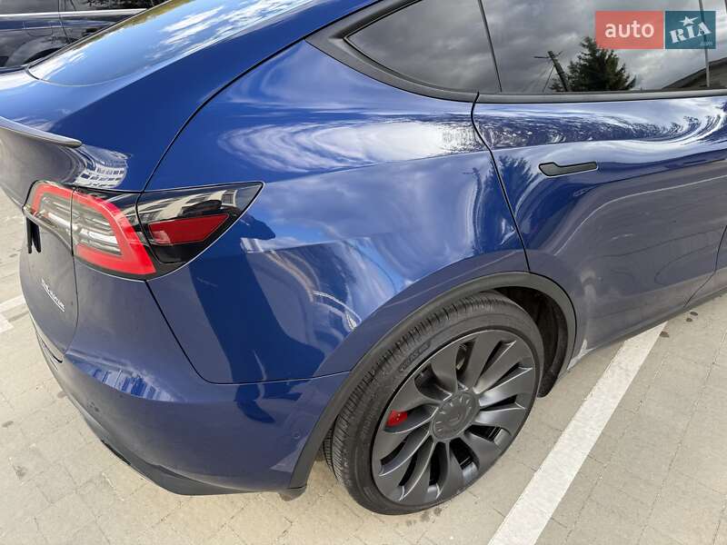 Позашляховик / Кросовер Tesla Model Y 2021 в Львові