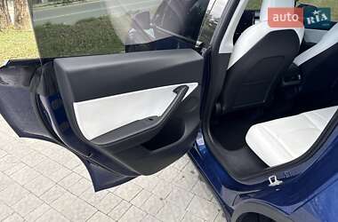 Позашляховик / Кросовер Tesla Model Y 2021 в 